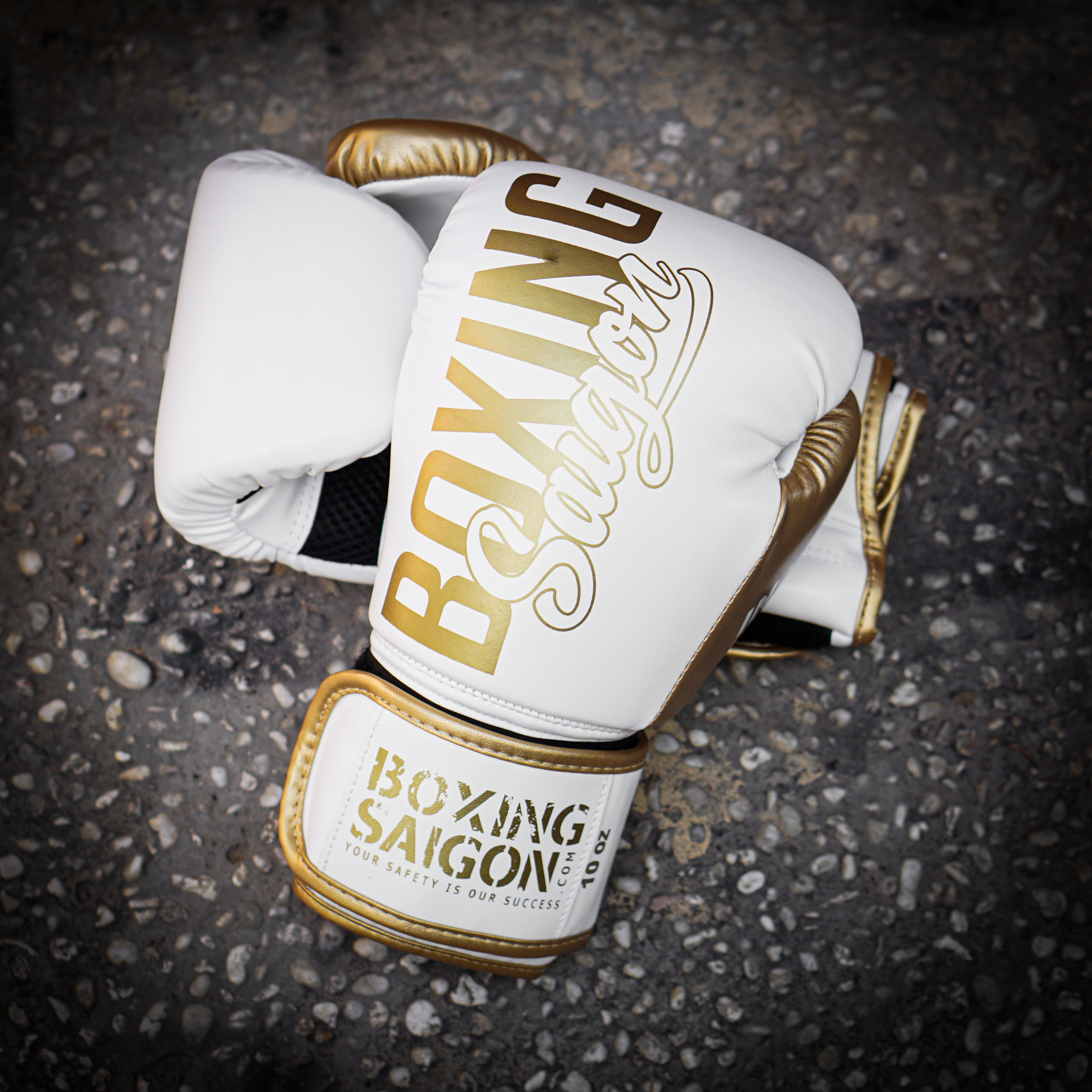 Găng tay Boxing Saigon Inspire - White/Gold