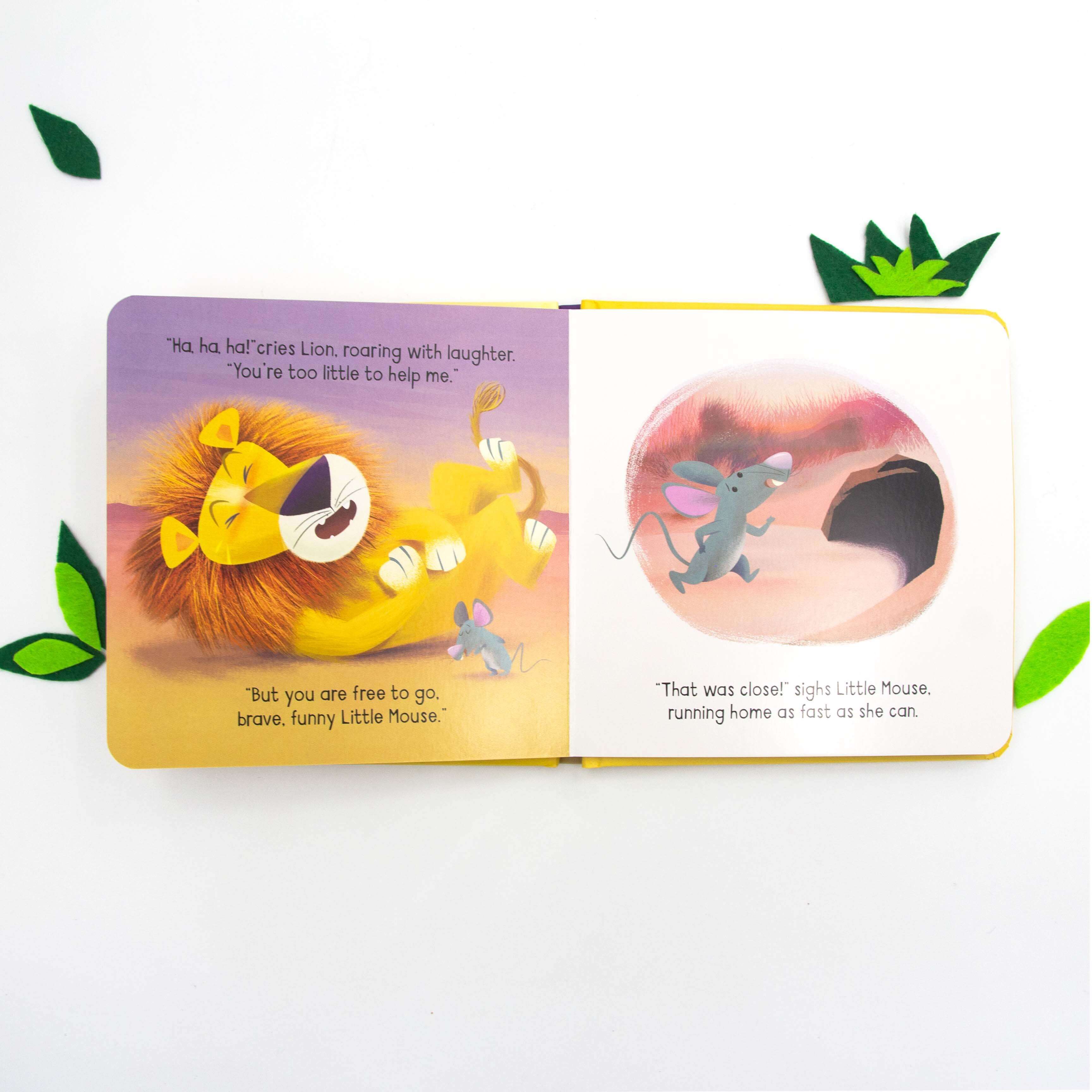 Little Board Books: The Lion and the Mouse - TRUYỆN TRANH TIẾNG ANH CHO BÉ