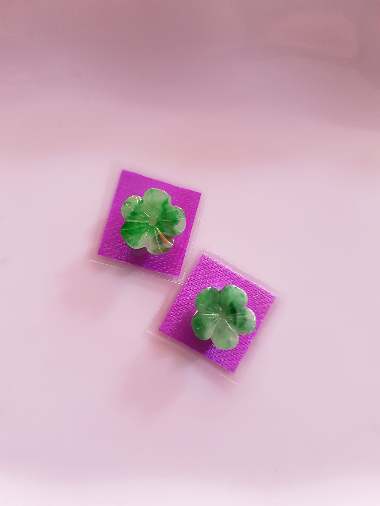 Đôi bông tai Hoa Mai Mới xinh đẹp Màu xanh lý ngọc tươi đẹp 10mm x dầy 1,2mm Chất liệu đá cẩm thạch tự nhiên Nữ bọc vàng đeo rất đẹp sang ạ