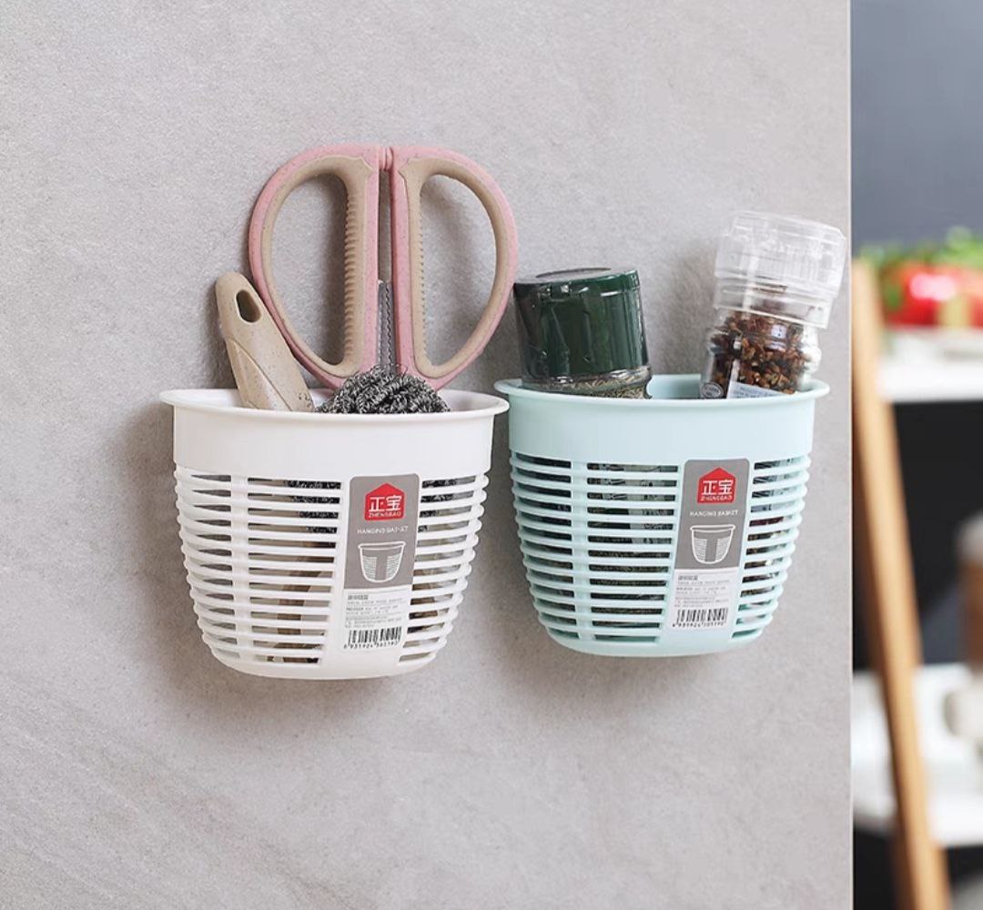 Rổ nhựa dán tường đựng miếng rửa chén và nhiều vật dụng nhỏ như lược kéo bàn chải đũa thìa muỗng - rổ nhựa dán tường siêu dính không cần khoan tường bắt ốc vít