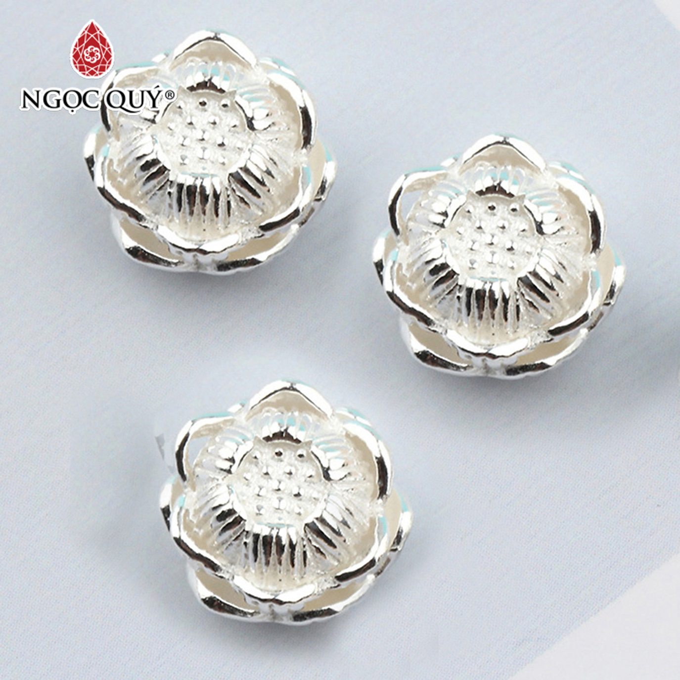 Combo 2 cái charm bạc hình hoa sen xỏ ngang - Ngọc Quý Gemstones