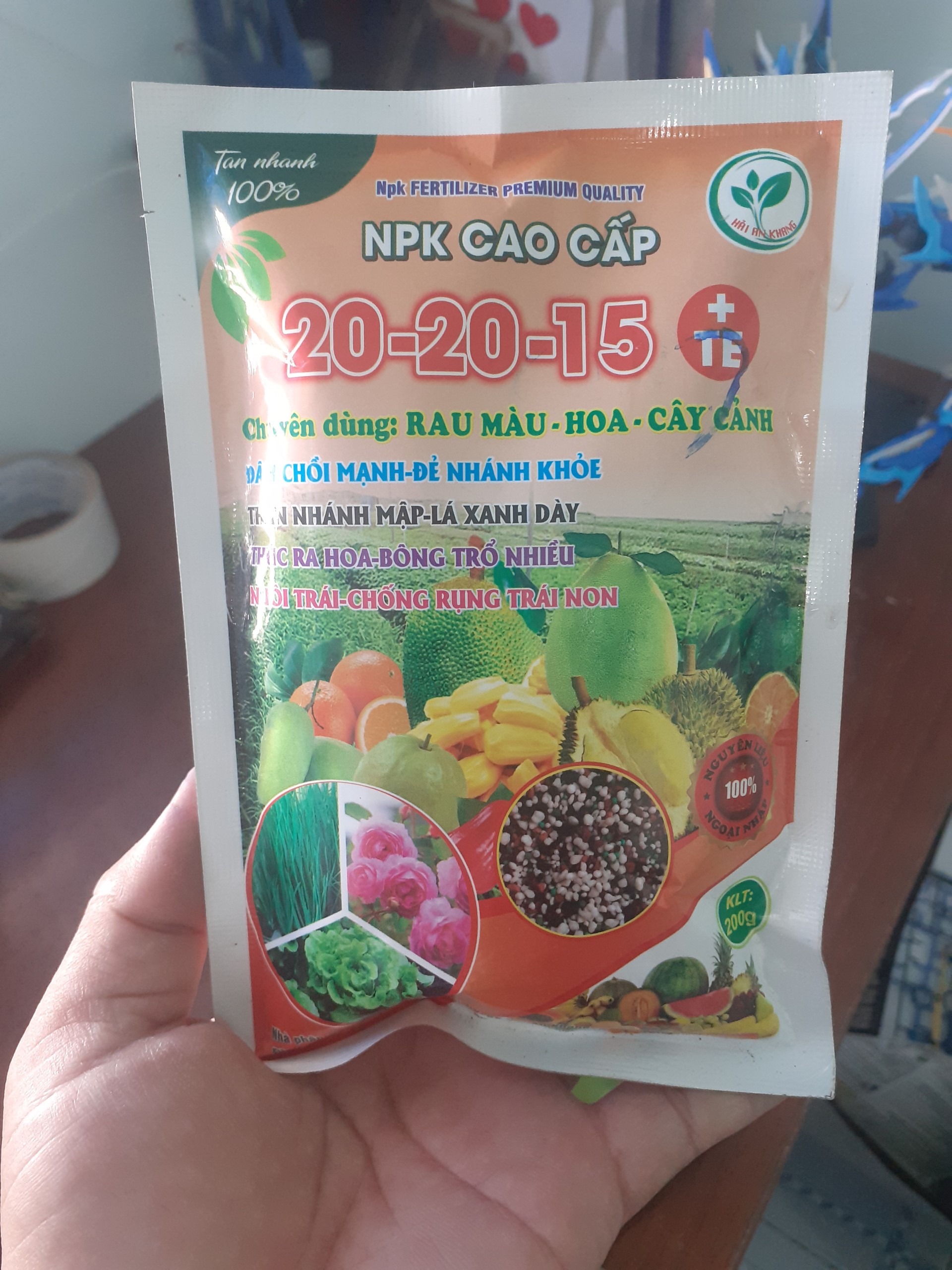 Gói 200gr N-P-K cao cấp chuyên dùng cho rau màu- hoa – cây cảnh 20-20-15+TE.