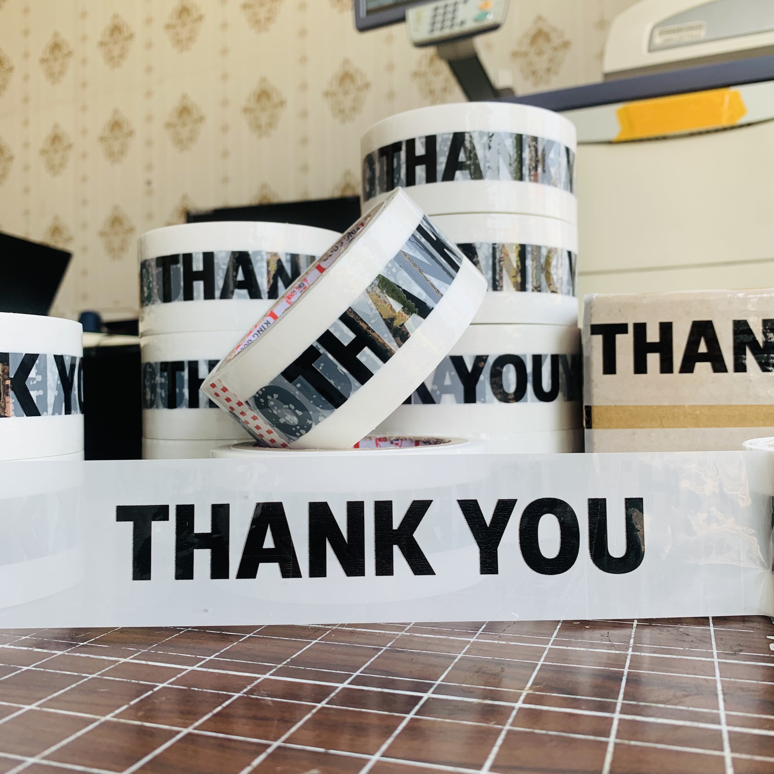 Cuộn băng keo &quot; Thank you&quot; bản 48mm 100yard BKA111