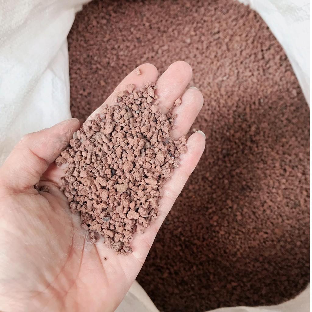 Nham thạch vụn trải nền bể cá cảnh
