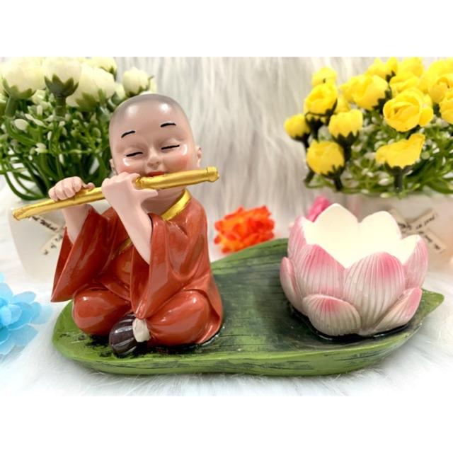 Xông Trầm chú tiểu hoa sen