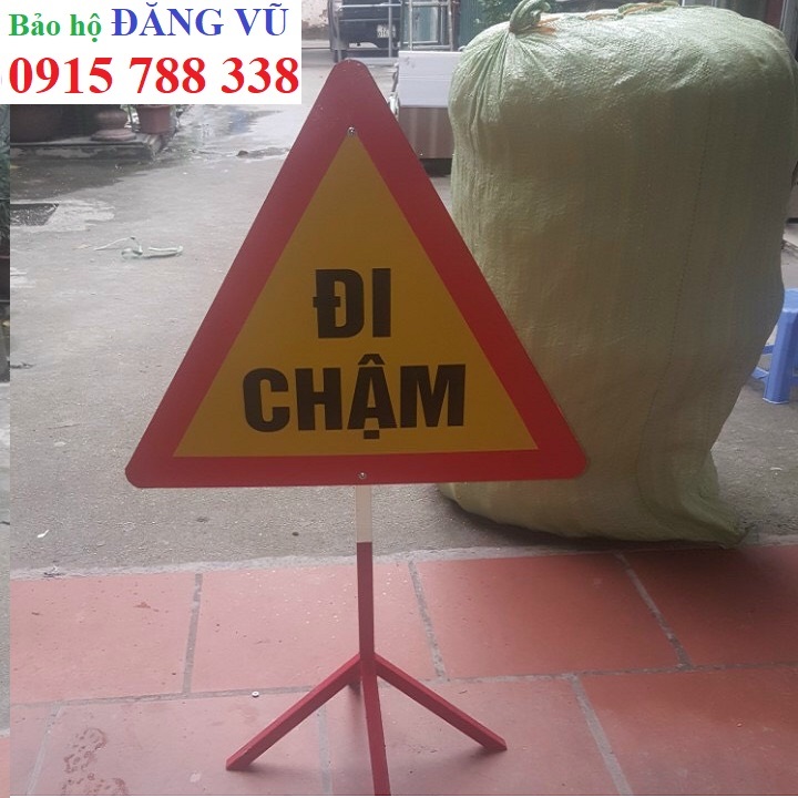 Biển báo đi chậm