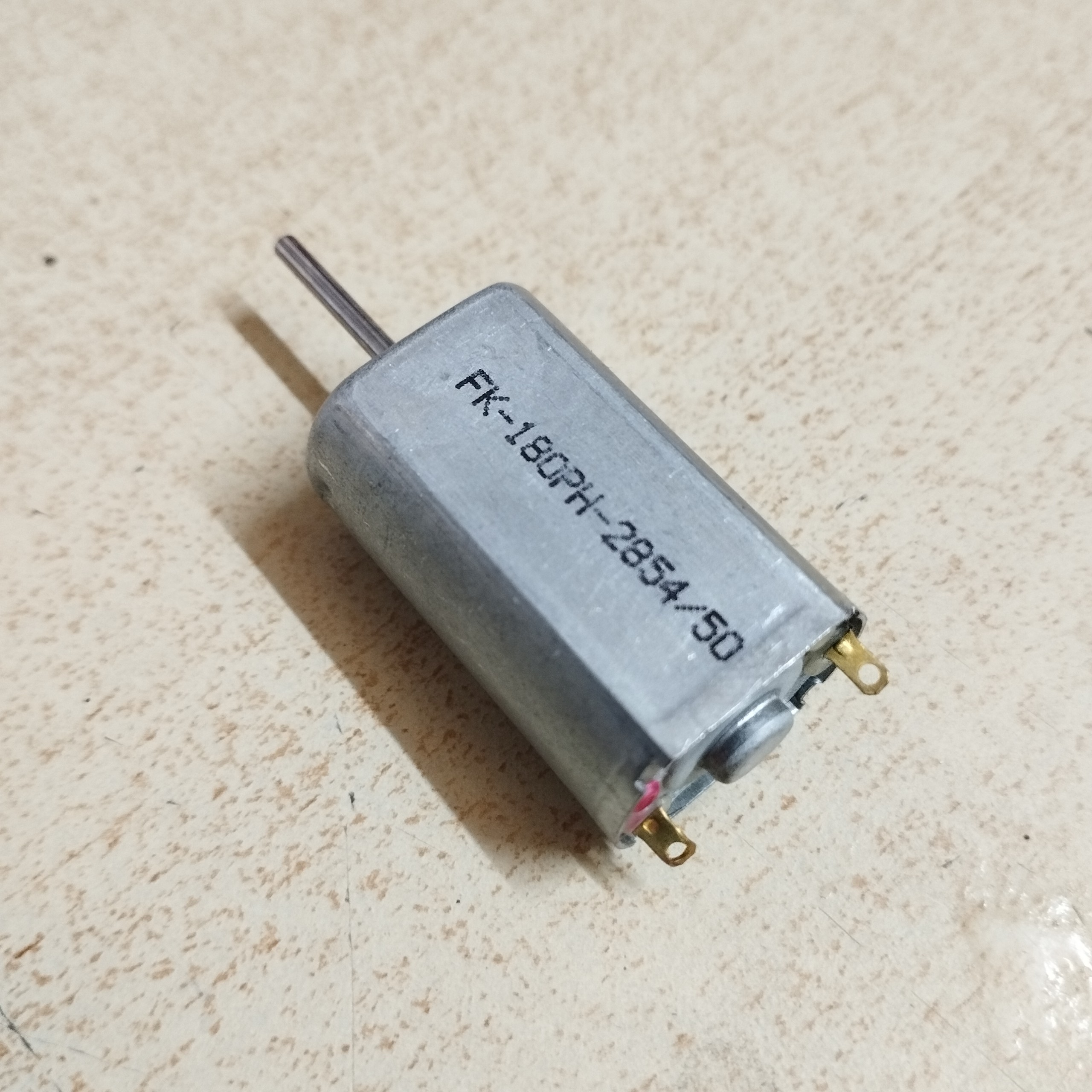 Động cơ dc180 điện áp 3.7V dùng cho chế tạo đồ chơi