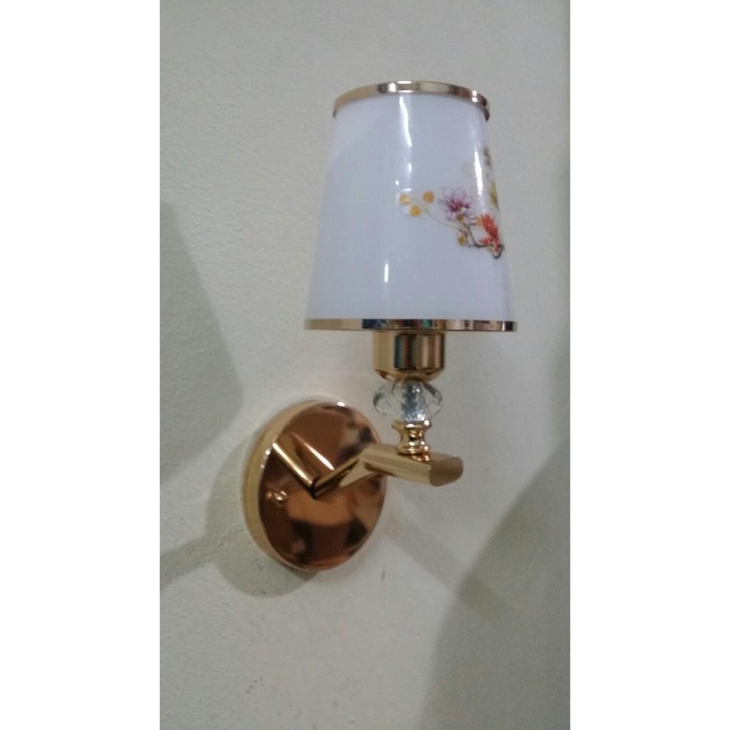 Đèn vách tường phòng khách