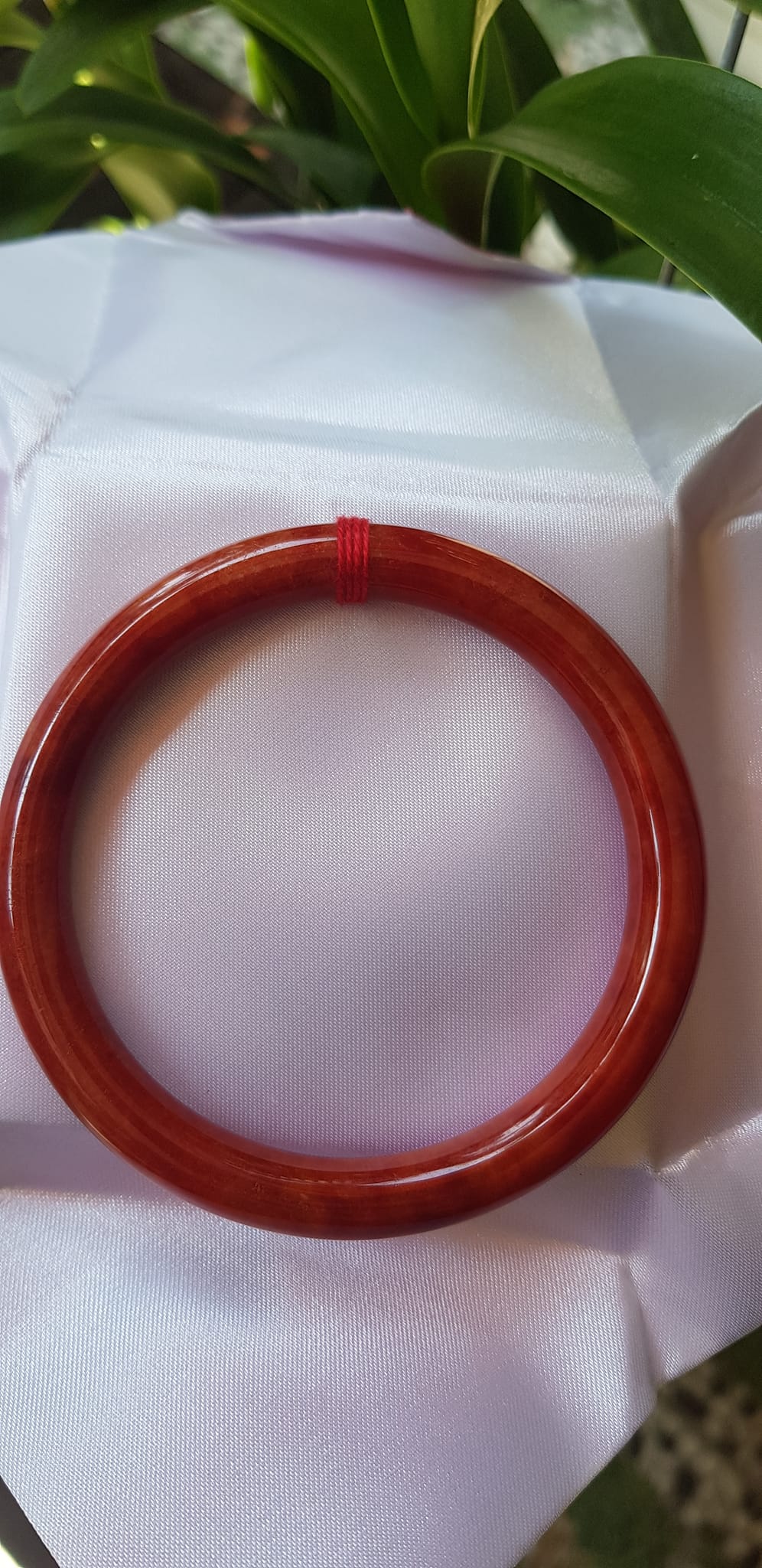 Vòng Tay Phong Thủy mới Đá Cẩm Thạch Đỏ Đẹp 60mm x cọng 8mm màu đỏ cam nhẹ đều đẹp nữ mệnh hỏa mệnh thổ 58kg - 70kg đeo hợp đẹp ạ