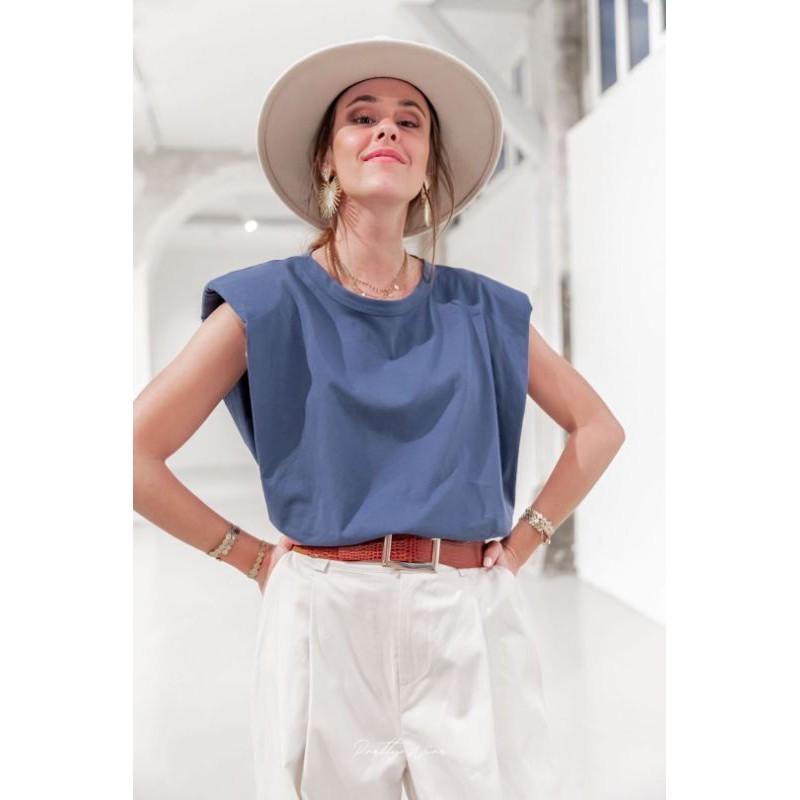 Áo độn vai hot trend thêm màu xanh blue, xám gạo, cam đất và màu khaki