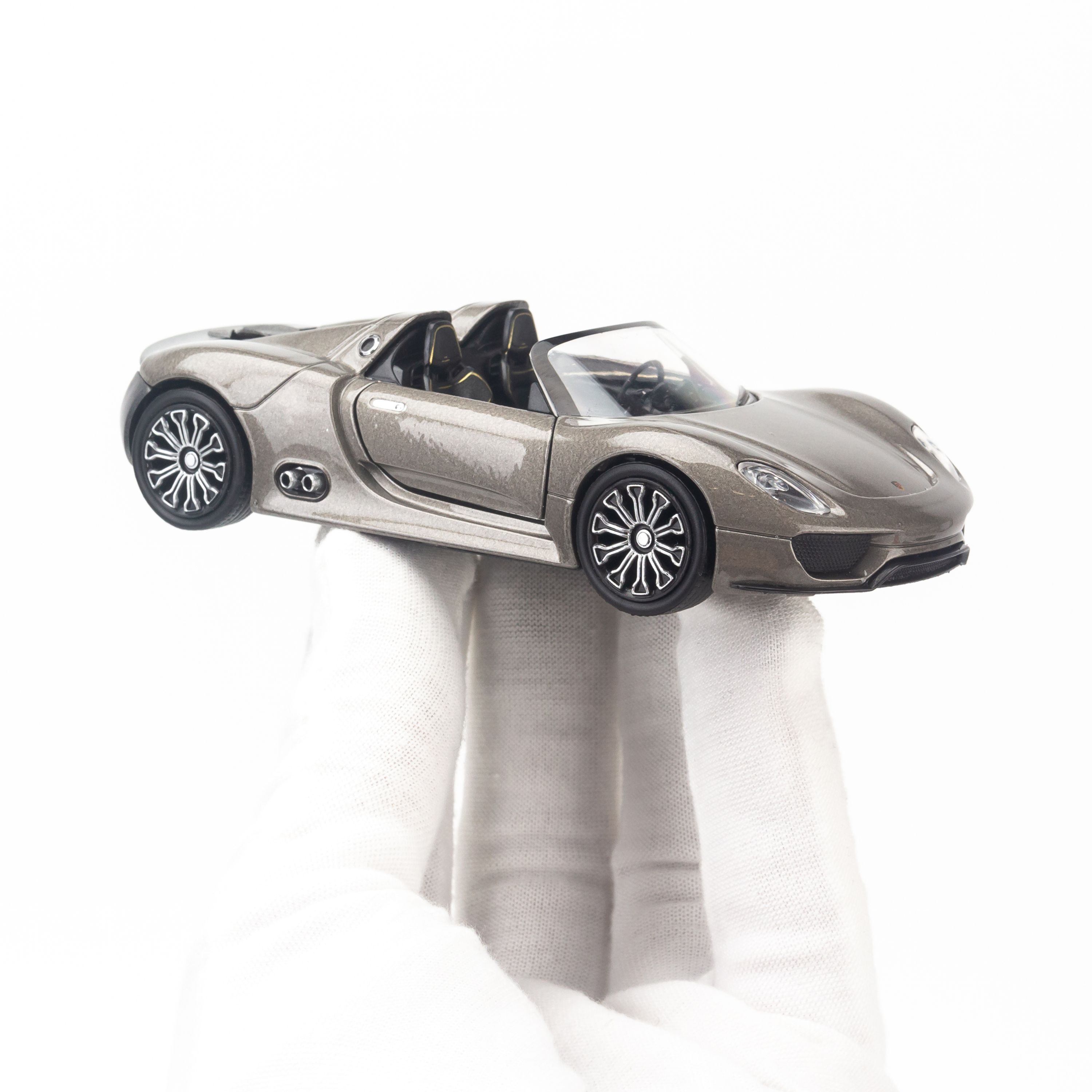 Mô hình xe Porsche 918 Spyder Concept 1:36 Welly - 43642