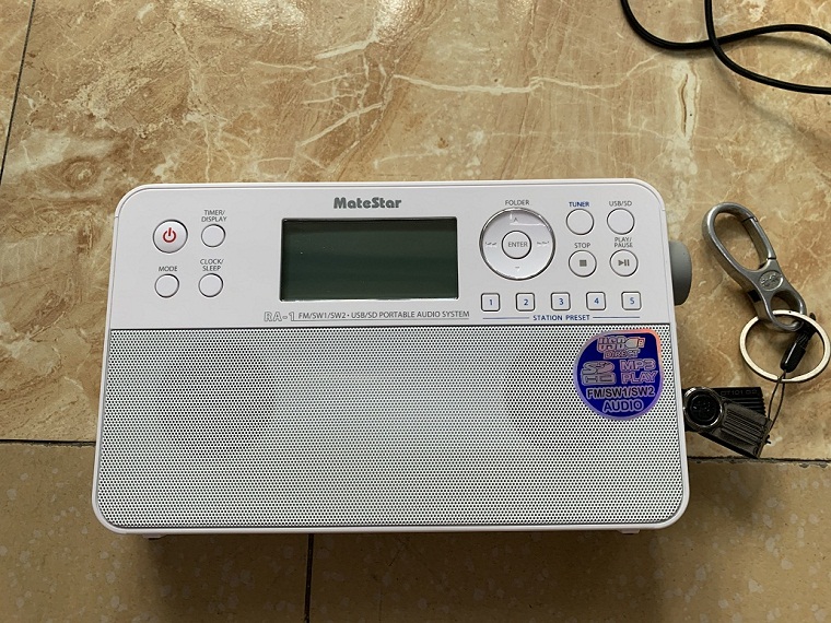 ĐÀI RADIO SỐ FM /SW1/SW2 KIÊM NGHE NHẠC USB MATESTAR RA-1 SIZE TO GIÁ SHOCK