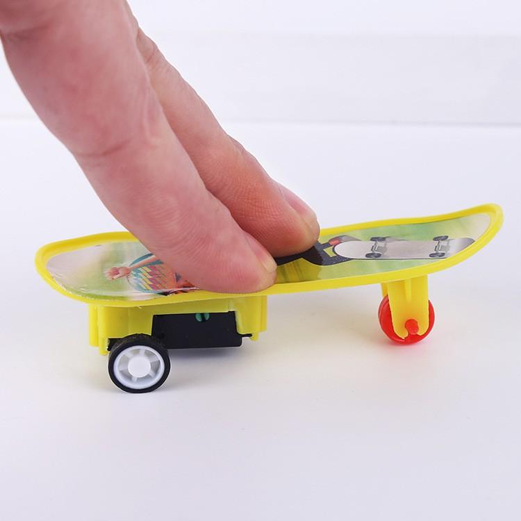 Ván trượt mini đồ chơi trẻ em dài 9cm