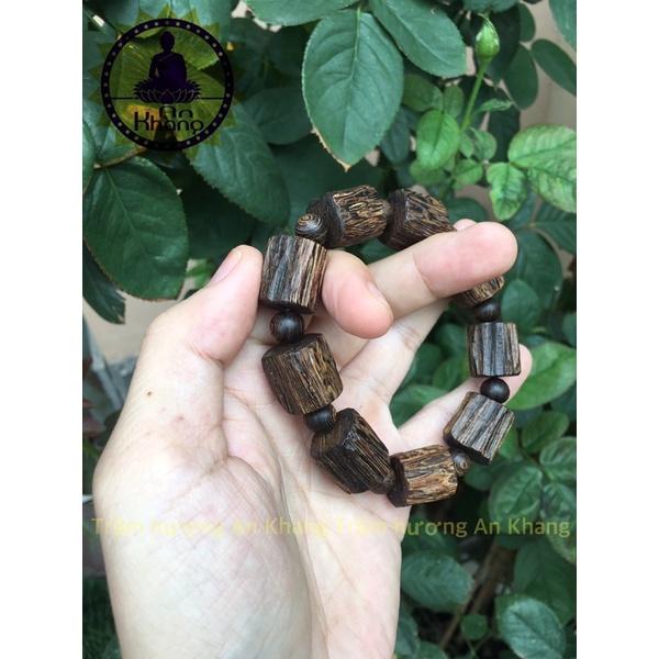 Vòng tay trầm sánh chìm
