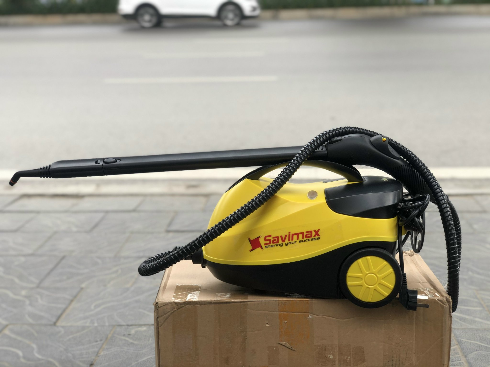 Máy rửa xe hơi nước nóng,máy rửa xe giá rẻ Savimax