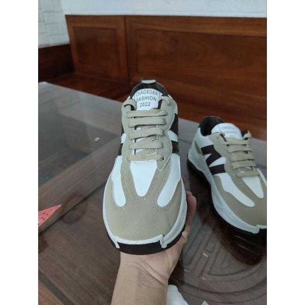 Giày thể thao tăng chiều cao thời trang