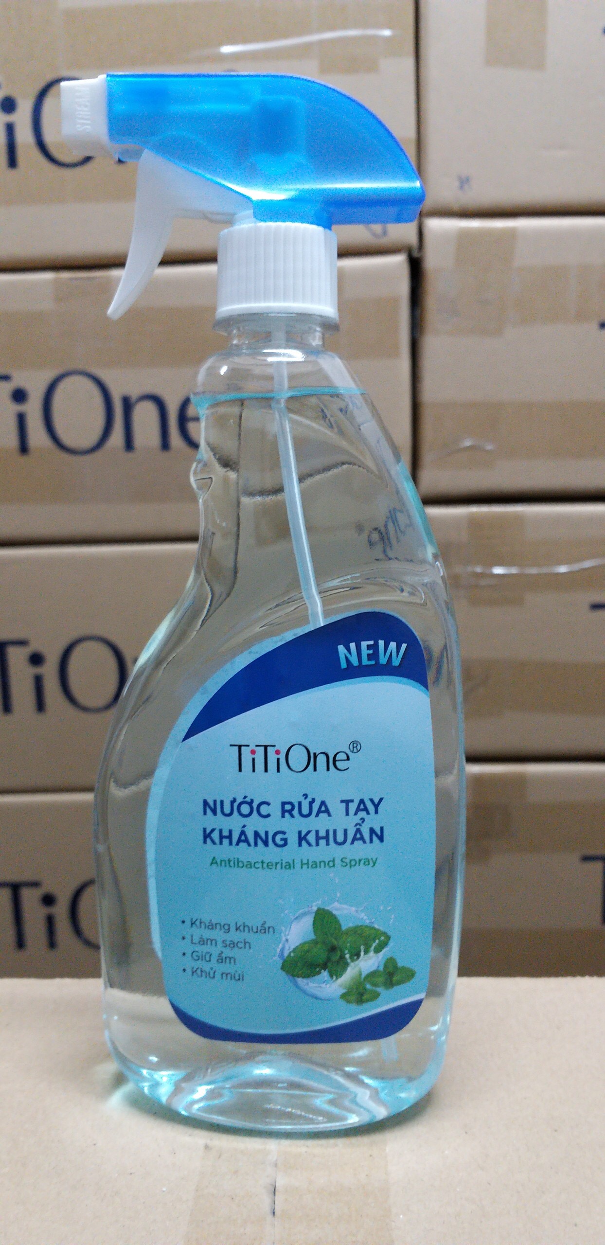 Nước rửa tay kháng khuẩn TiTiOne 580ml