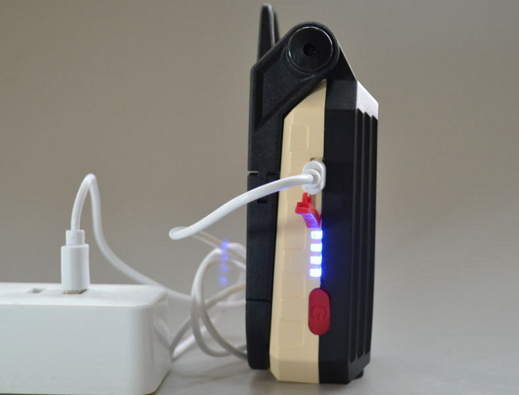 Đèn LED sạc điện qua cổng MicroUSB W560 - Tặng móc khóa tô vít đa năng