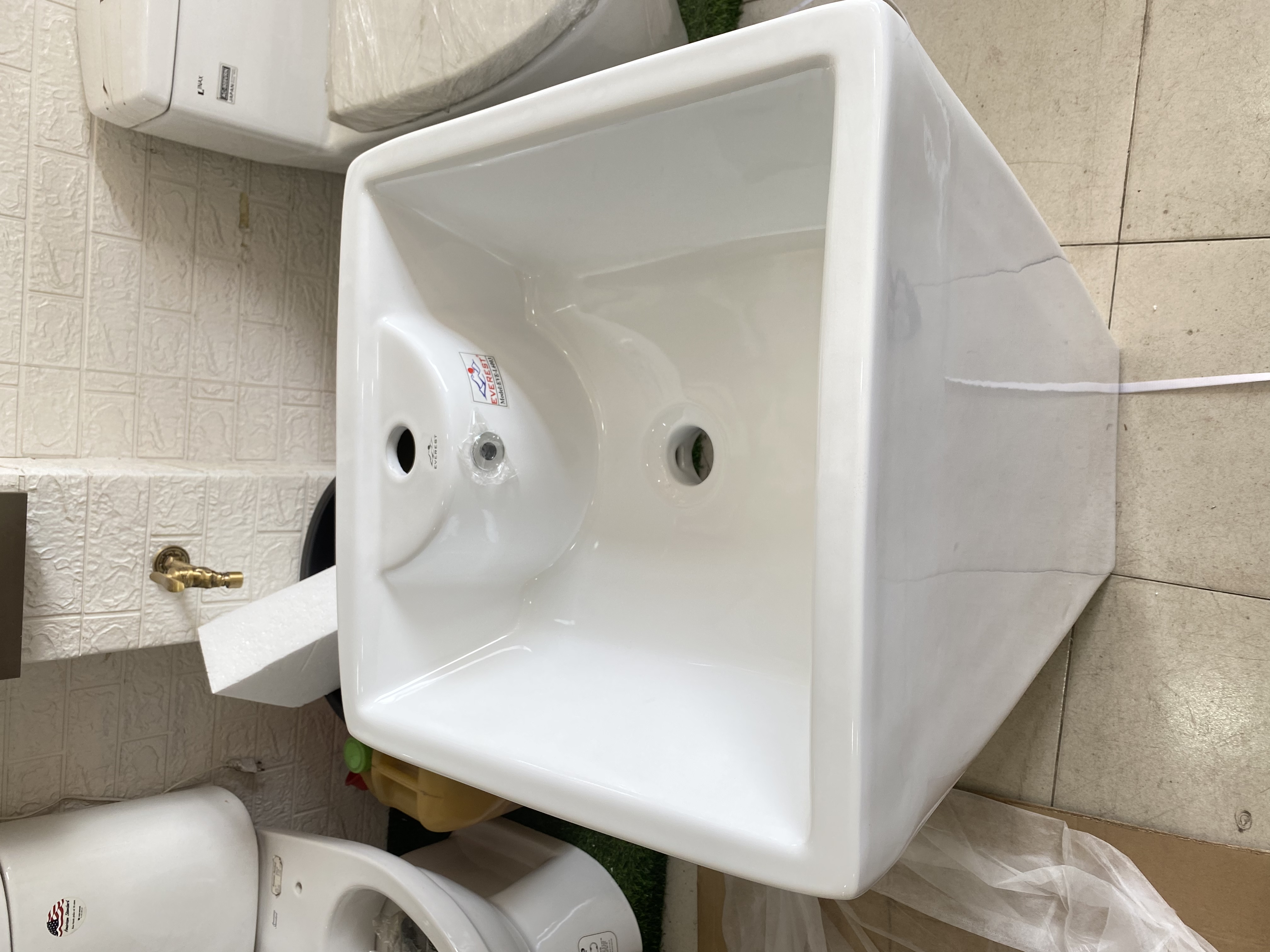 Lavabo trụ/lavabo liền khối/lavabo đứng vuông