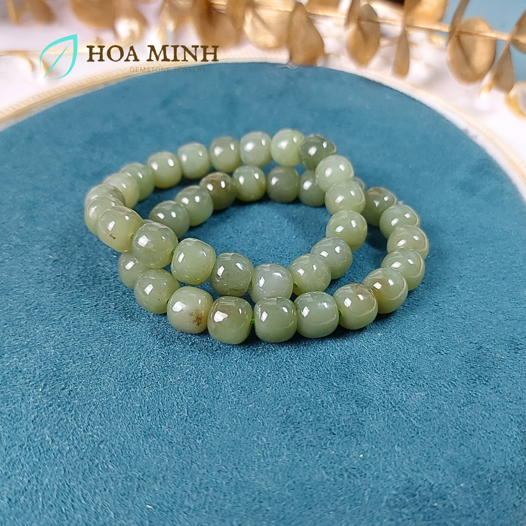 Vòng tay Ngọc Hoà Điền xanh lá cây hạt vuông size 10 li đẹp VIP