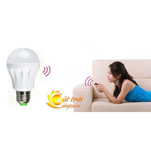 Bóng đèn LED 9W đui xoáy điều khiển từ xa hồng ngoại