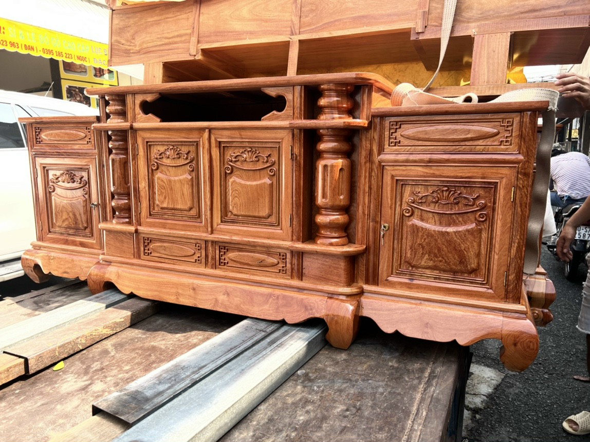 KỆ TIVI CỘT NHO LỒI HƯƠNG,TỦ GỖ TRANG TRÍ PHÒNG KHÁCH CC4