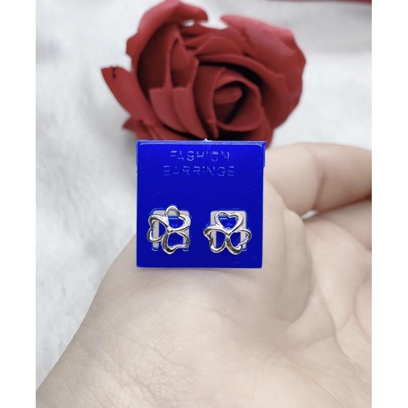 Khuyên tai bạc đơn giản, cá tính, độc đáo.