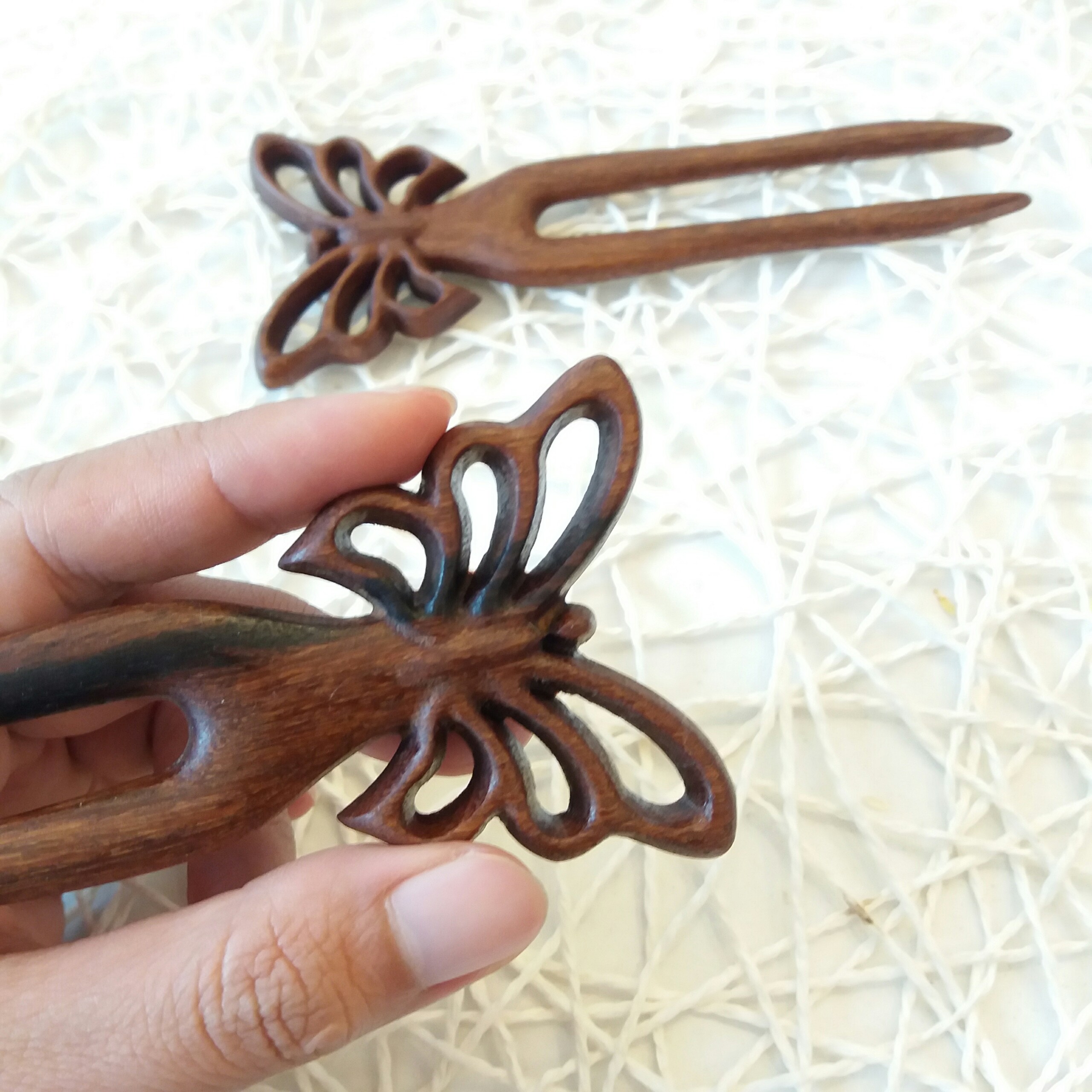 TRÂM GỖ CÀI TÓC BUTTERFLY 2