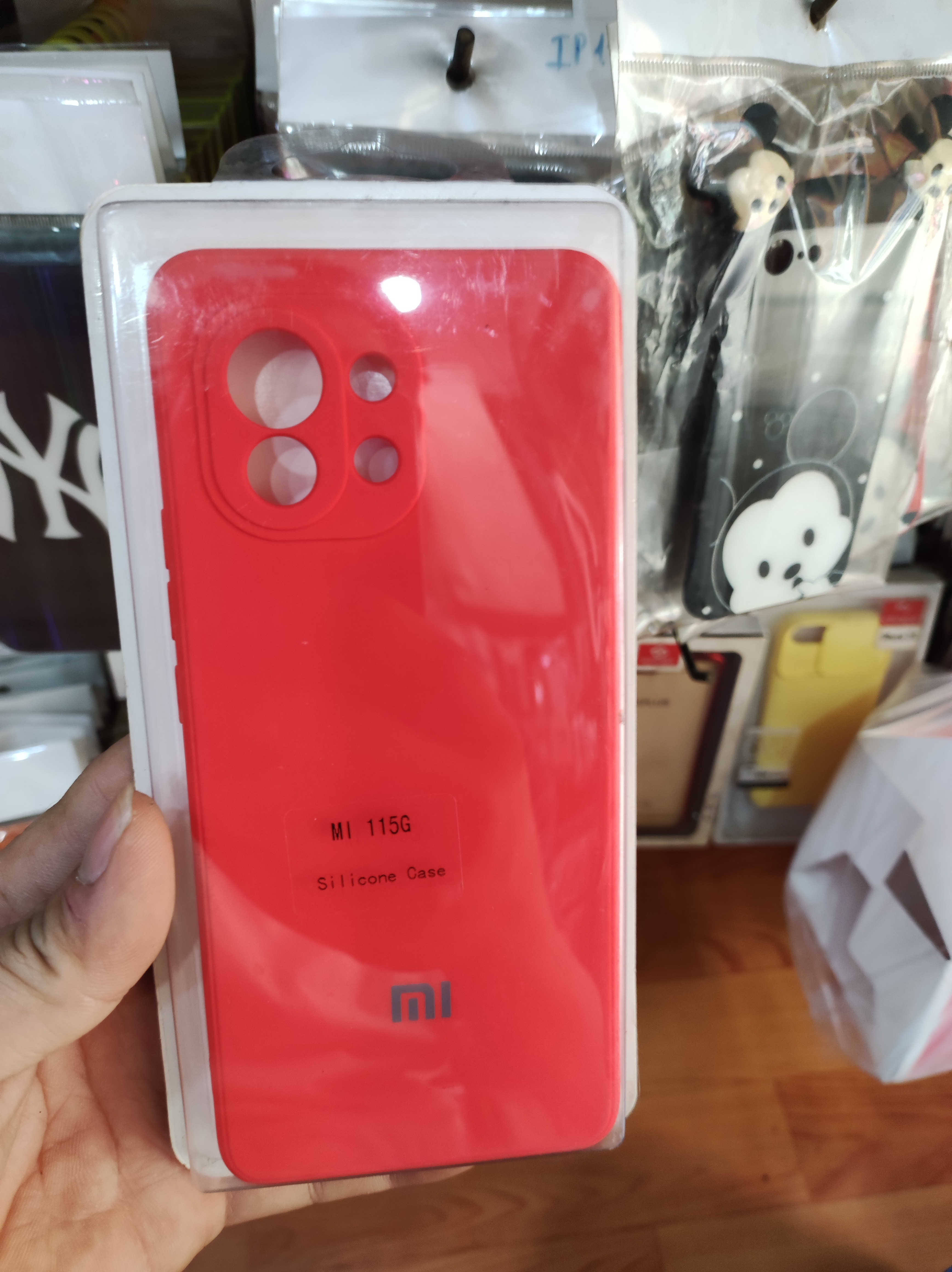 Ốp lưng cho Xiaomi Mi 11 , nhựa TPU dẻo màu viền vuông có lót nhung che camera