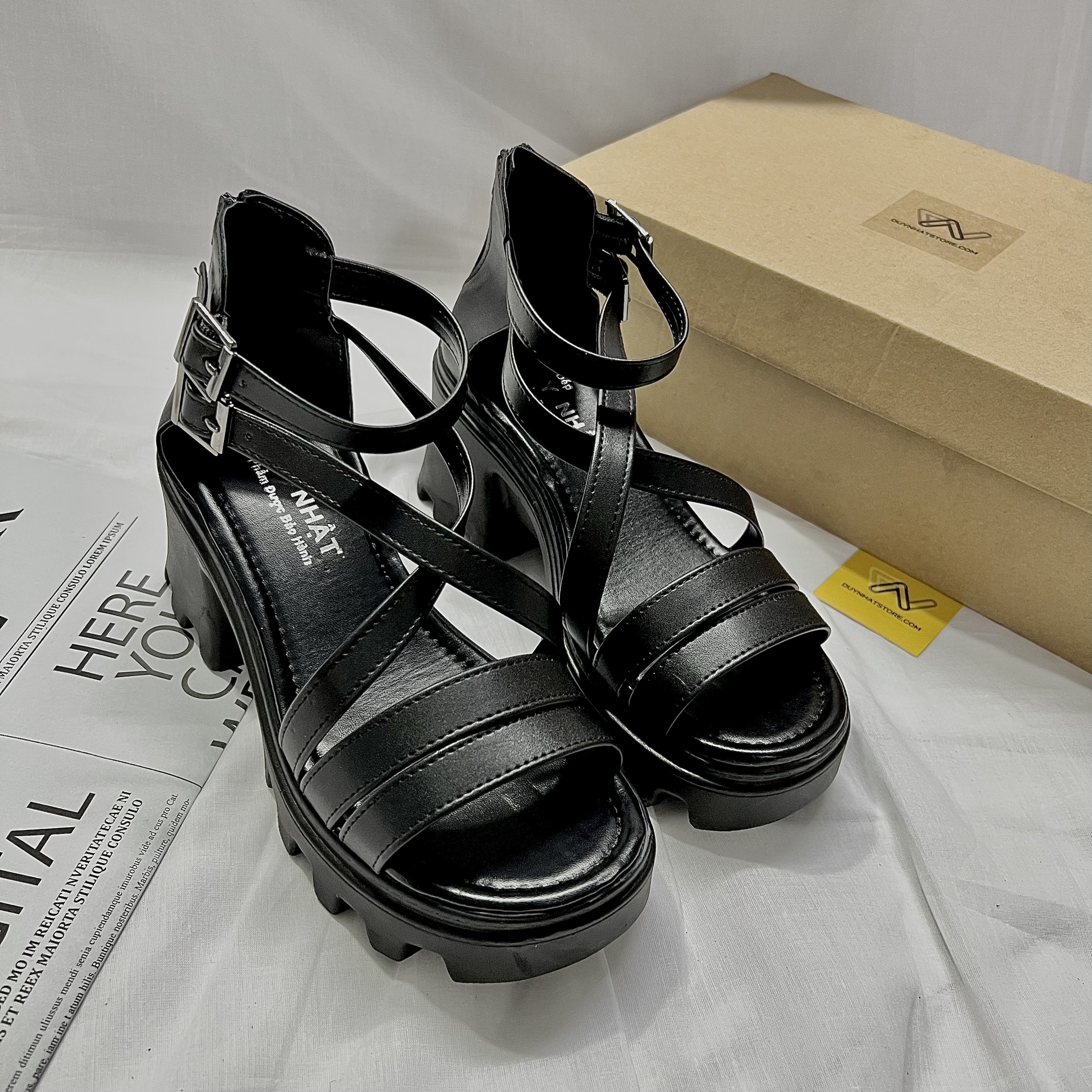 Giày Sandal Nữ Quai Ngang Đế Độn Bánh Mì Màu Trắng Đen Dây Mảnh Nhỏ Duy Nhật Store Bền Uzzang Chiến Binh Dây Kéo Cao 7cm