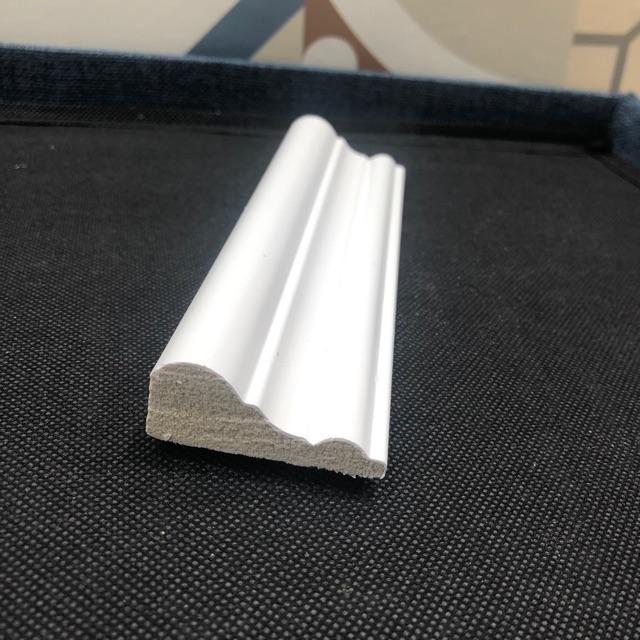 Chỉ nhựa composite bản 4.7cm màu trắng hoàn thiện bề mặt