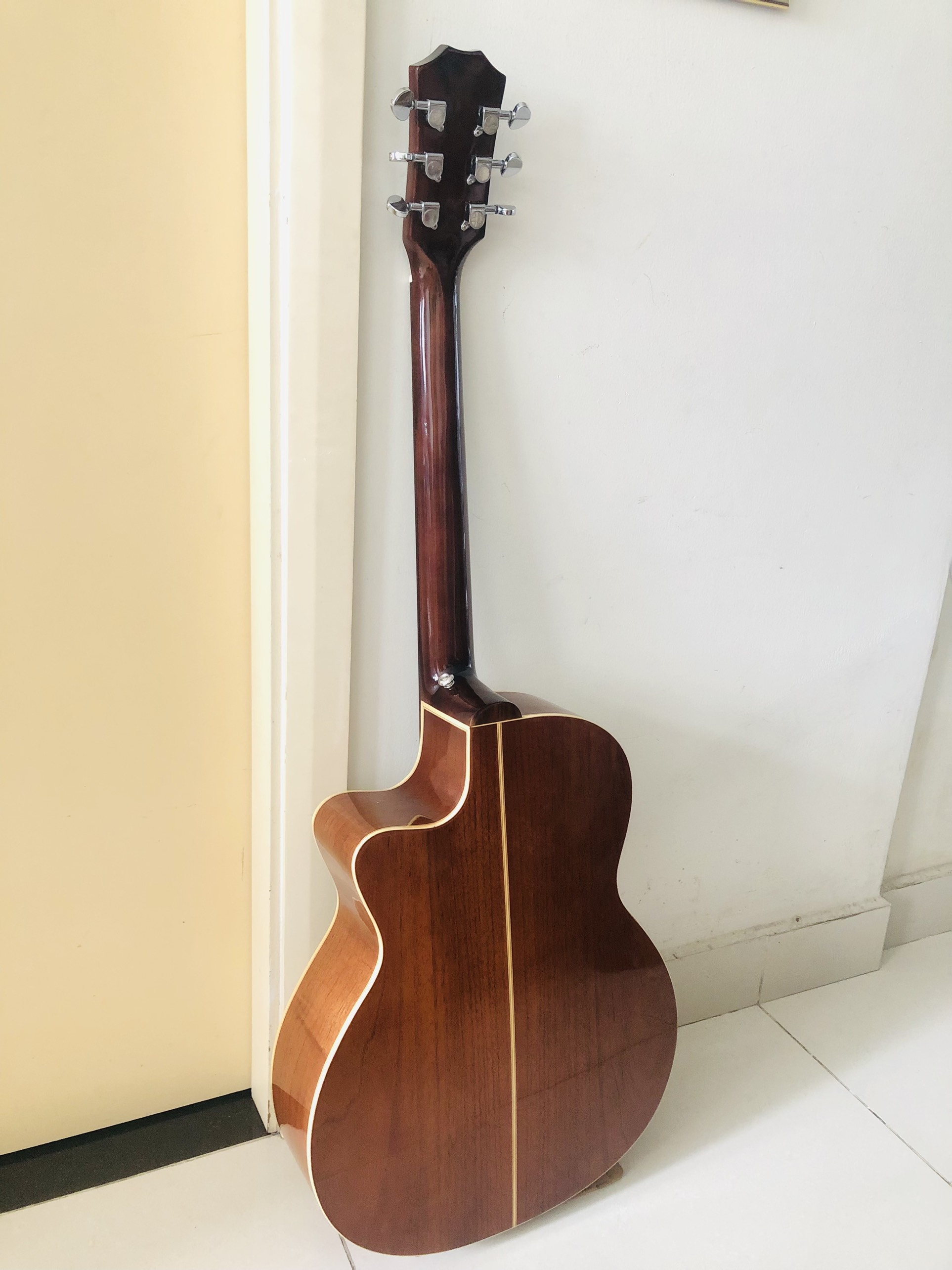 Đàn guitar acoustic có eq full solid hồng đào chất lượng DJ150XB12 Duy Guitar Store dòng đàn ghitar đệm hát dành cho biểu diễn party