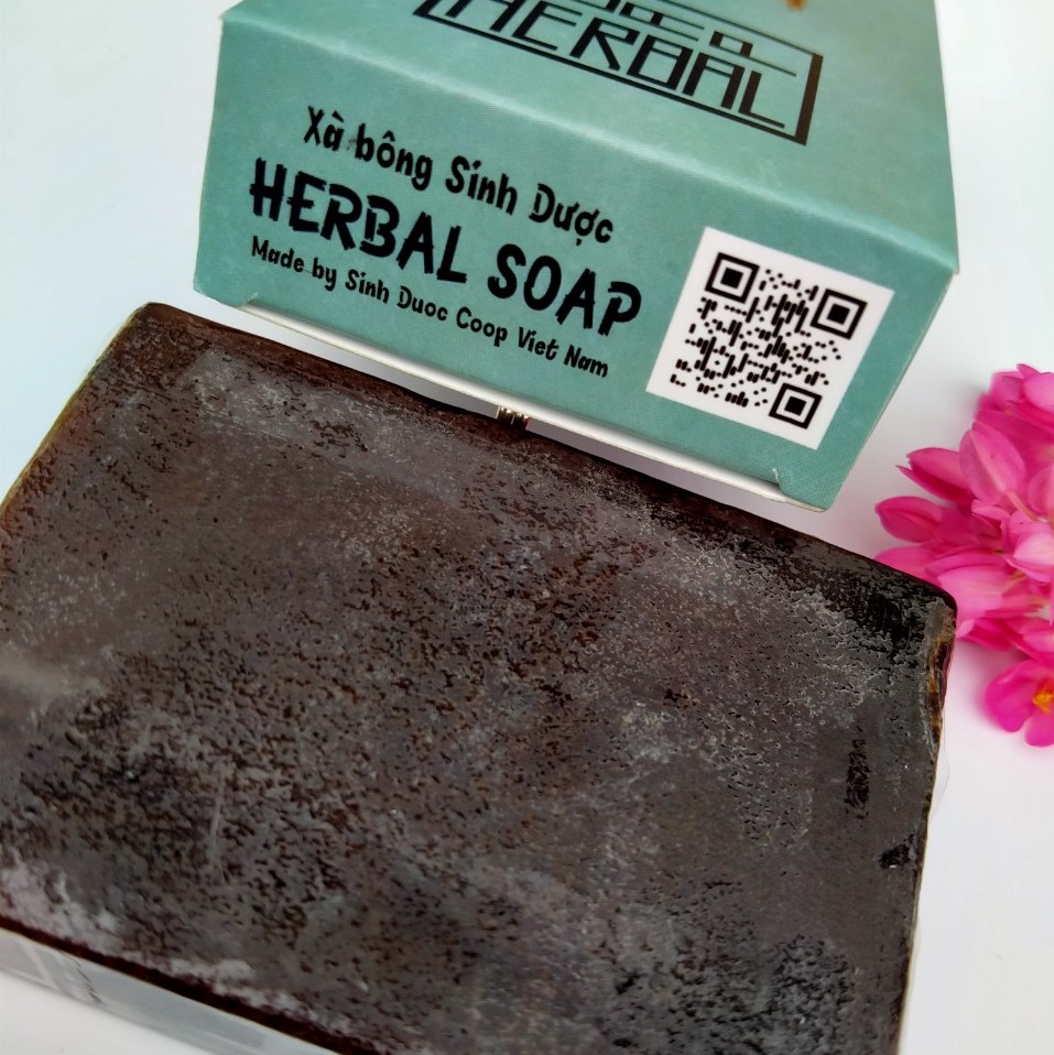 Xà bông Sinh Dược Herbal soap cao tắm thảo dược, xà bông cục handmade 100gr, mẫu bao bì vẽ mộc, mùi tinh dầu đặc trưng của Sinh Dược, làm sạch hiệu quả với da dị ứng và mẫn ngứa.