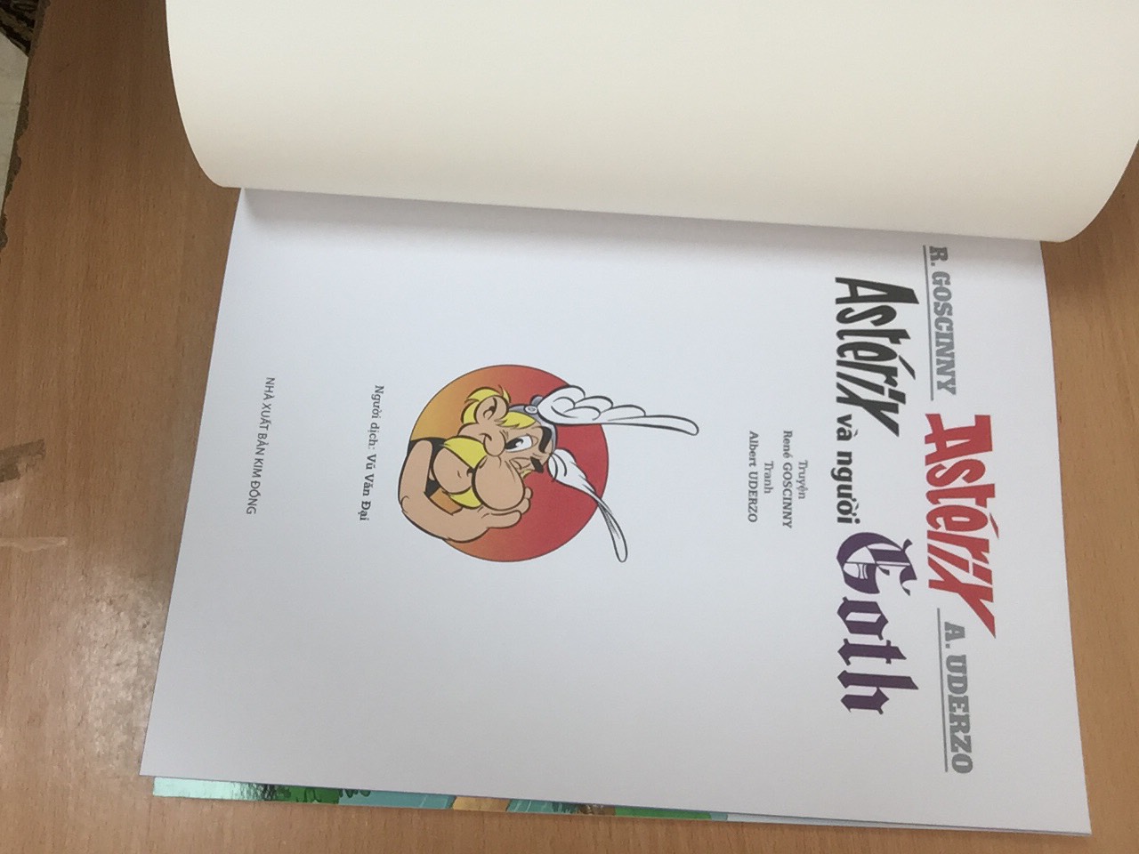 ASTÉRIX - ASTÉRIX VÀ NGƯỜI GOTH