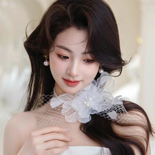 Choker hoa voan lớn đẹp mẫu mới 2024