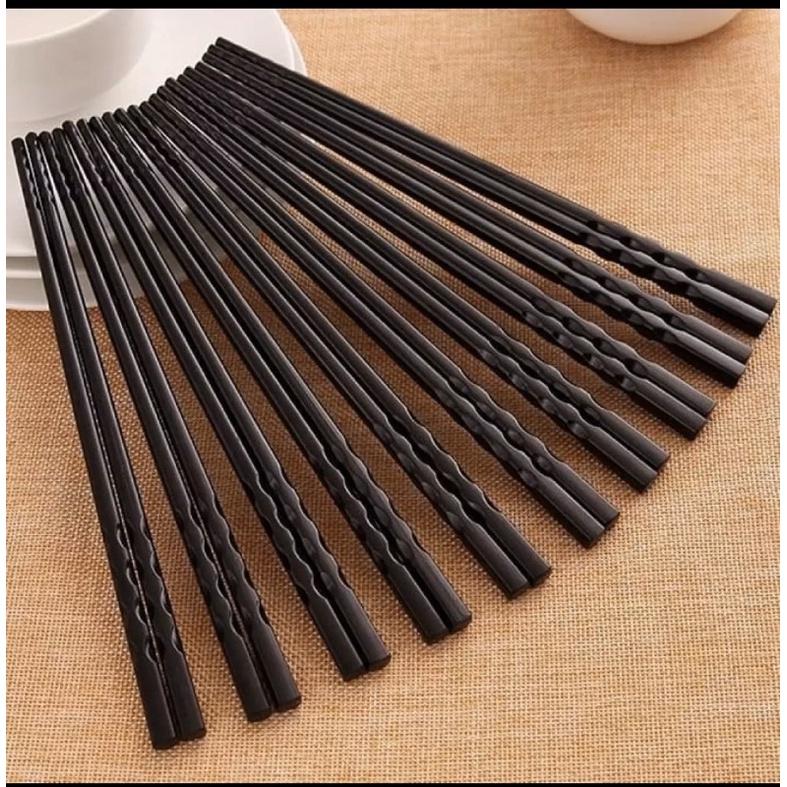 Bộ 10 đôi đũa nhựa đen xoắn