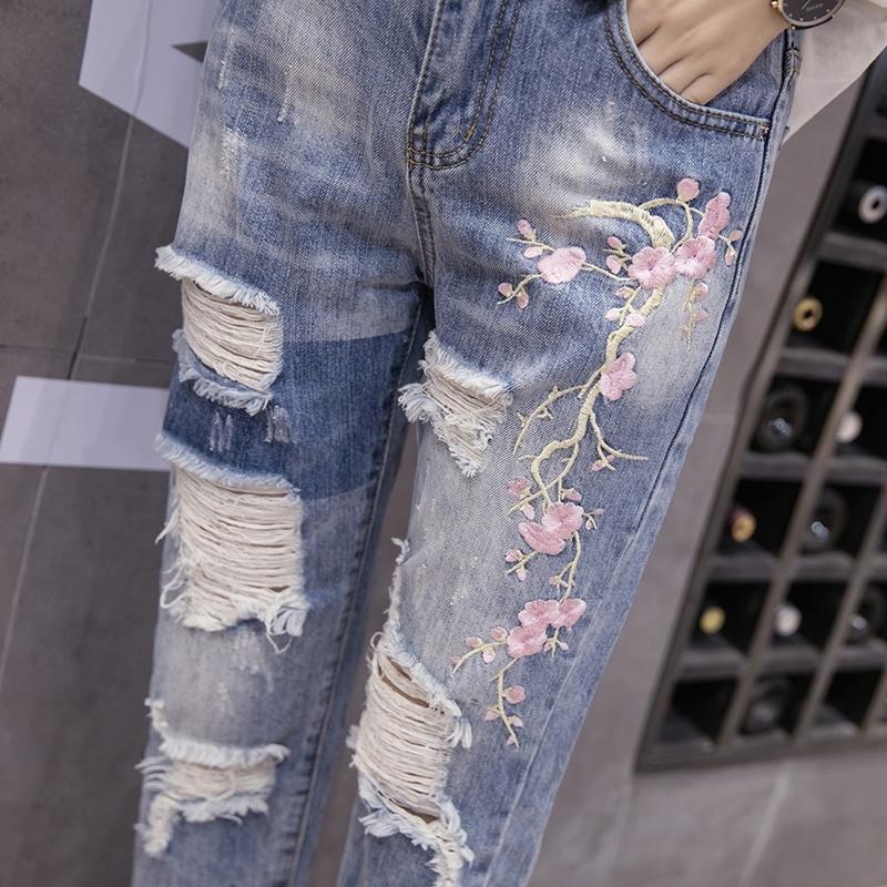 Embroidered hole jeans girls 2022 spring and summer new Korean version of high-waisted loose beggar rough-edged Harlan nine-cent pants - 9698