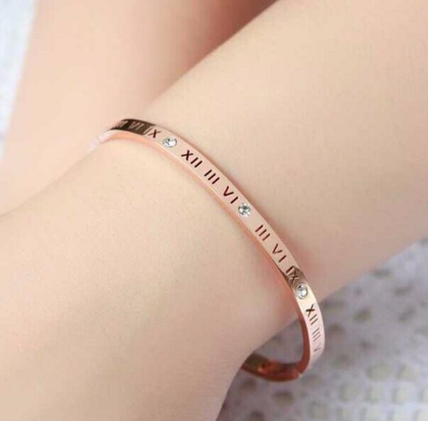 Vòng Tay La Mã Titan Không đen TT 0496 - 1 Cái