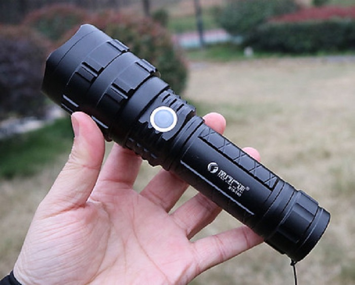 Đèn pin mini cầm tay, sạc thông minh, siêu sáng chiếu xa nhỏ gọn tiện lợi X15-T40 (tặng miếng thép đa năng 11in1)