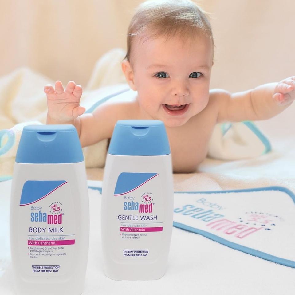 Bộ sản phẩm tắm gội cho bé sơ sinh Sebamed Baby pH5.5 (Gift Set)