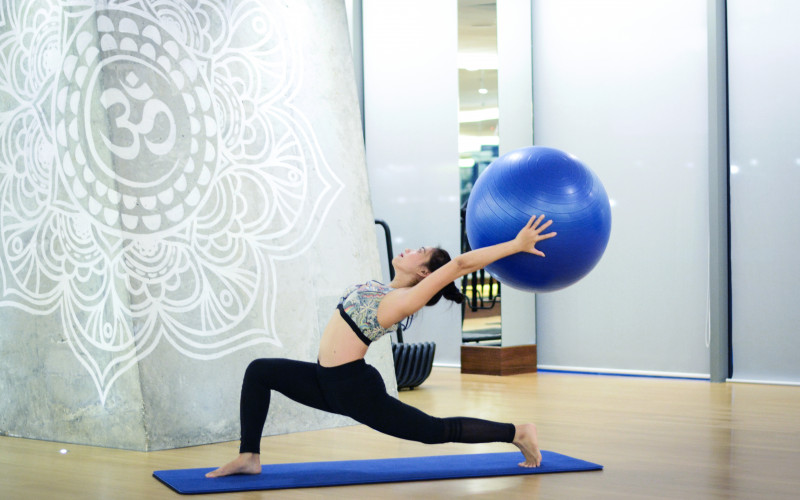 Bóng tập Yoga, Bóng Yoga tròn cỡ đại chọn cỡ 45cm, 65cm cao cấp - Hàng chính hãng Amalife