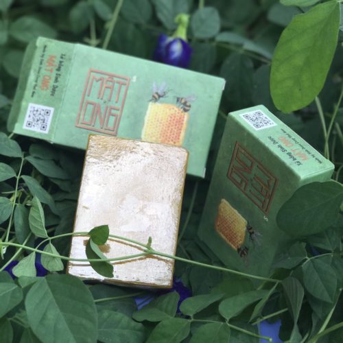 Xà bông Sinh Dược Mật ong mẫu bao bì vẽ mộc, bánh 100gr, hương mật ong nhẹ nhàng, làm sạch da, dưỡng da dịu nhẹ, có thể dùng cho da mặt