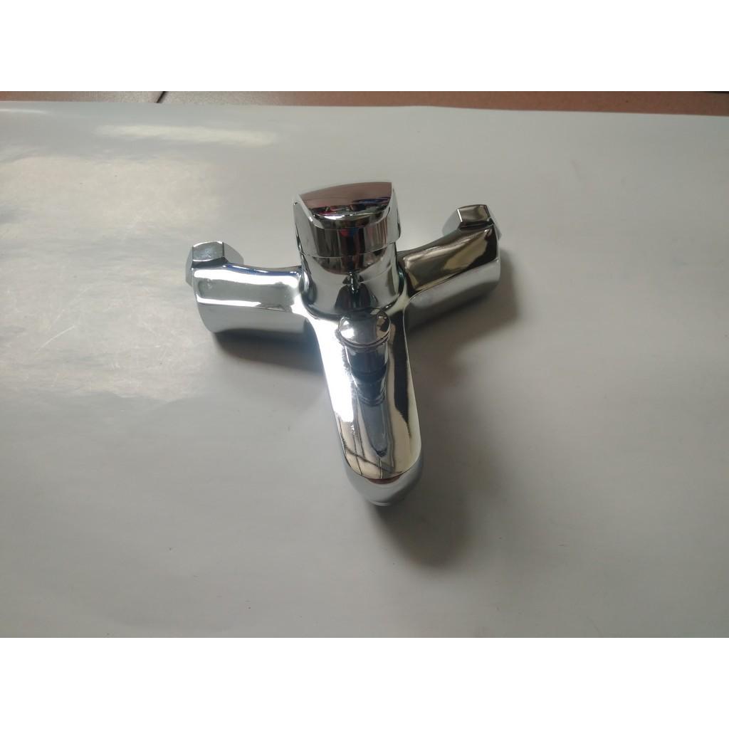 Củ sen tắm,củ sen nóng lạnh nhà tắm T.o.T.o giá bình dân