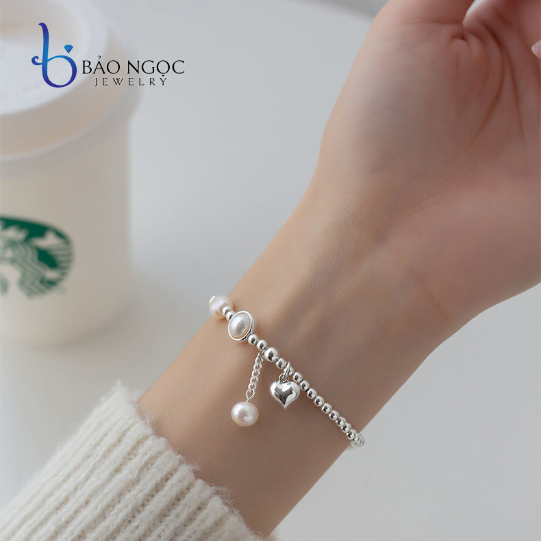 Lắc Tay Bạc Nữ Hình Trái Tim, Lắc Ngọc Trai Nữ Gắn Charm Bạc Độc Đáo, Vòng Tay Bạc Nữ Gắn Charm Xinh Xắn - LT2813.BNT2812 - Bảo Ngọc Jewelry