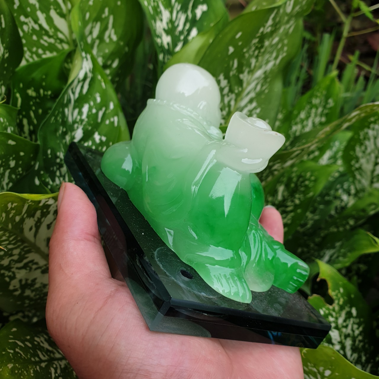 Tượng phật di lặc ngọc đá phong thủy có ngăn nước hoa gắn ô tô, để bàn làm việc