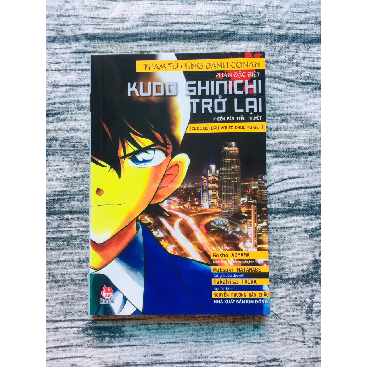 Kudo Shinichi trở lại - Cuộc Đối Đầu Với Tổ Chức Áo Đen