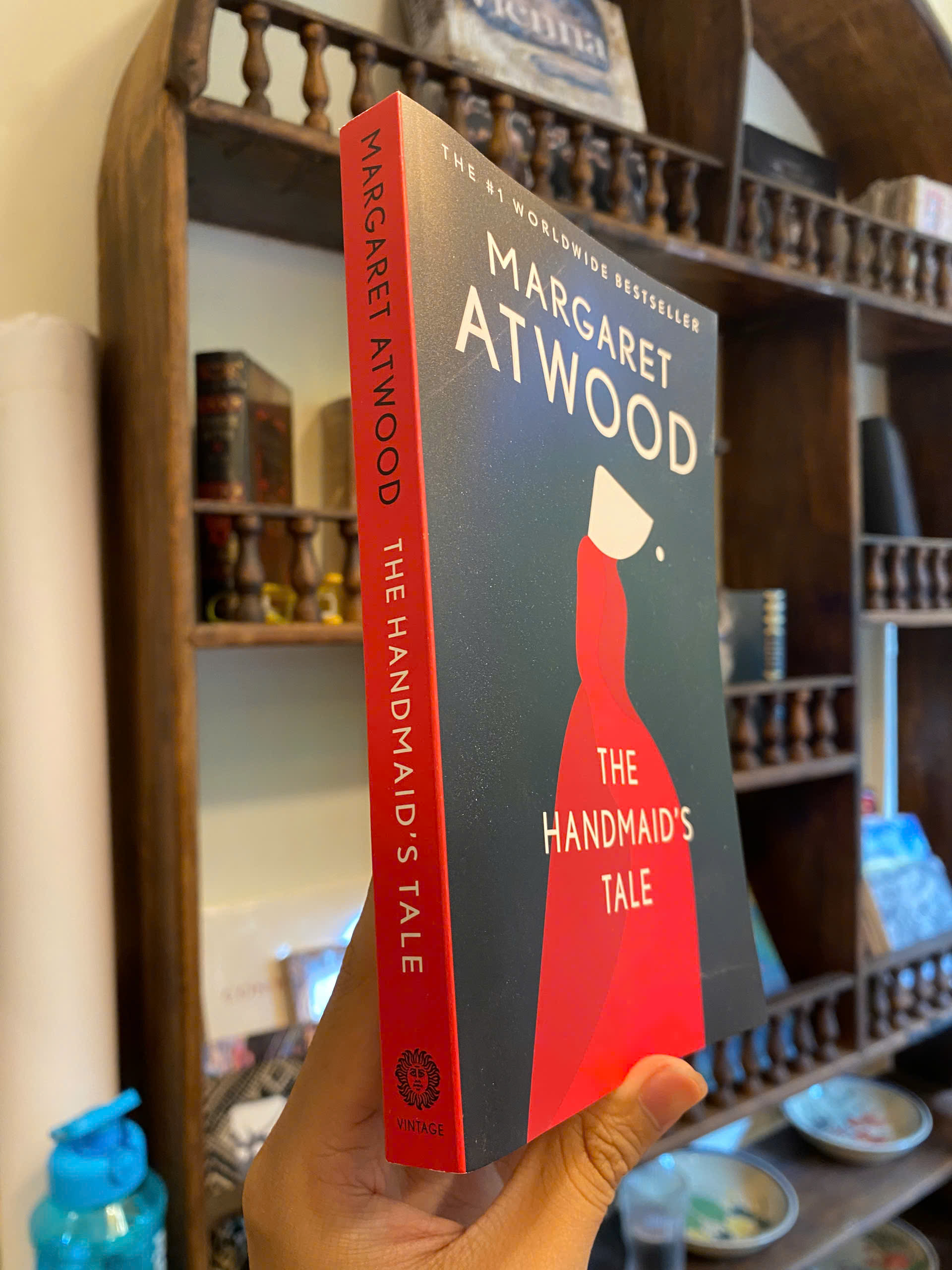 Sách - The Handmaid's Tale by Margaret Atwood | Classics Feminism / Ngoại văn Nhập khẩu