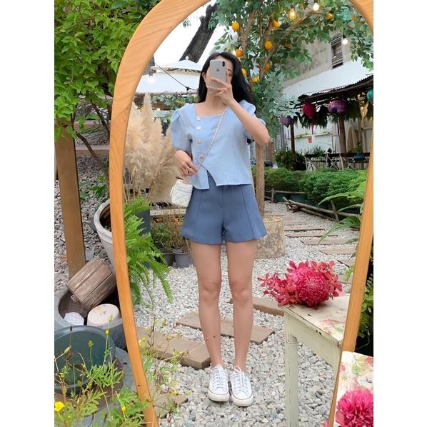 Áo cổ vuông cut tà