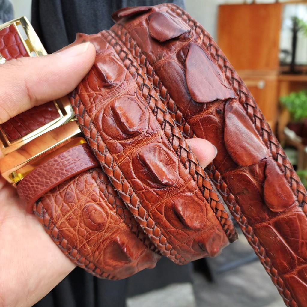 Nịt Da Cá Sấu Gai Liền Đan Viền Thủ Công N33ND2 (mặt vàng)