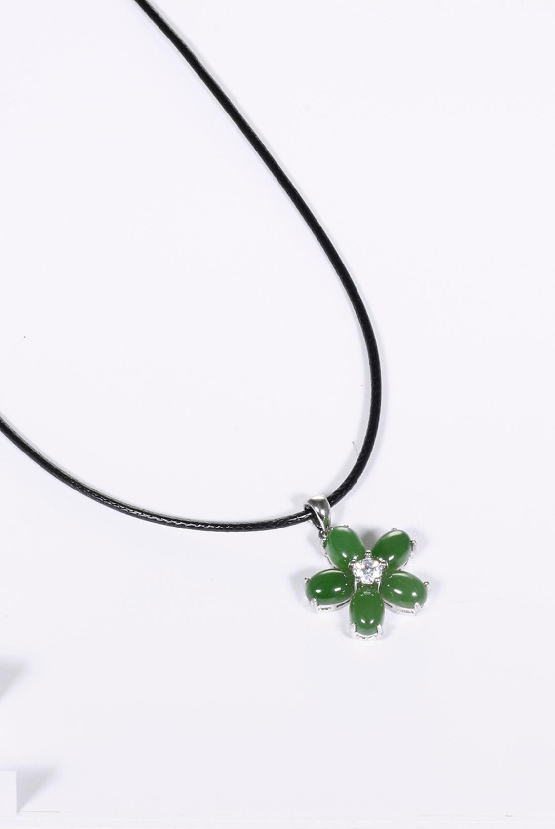 Mặt dây chuyền hoa 5 cánh đá ngọc bích mệnh hỏa, mộc - Ngọc Quý Gemstones